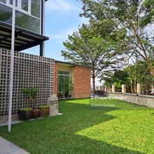 Sering Ukay is located in an exclusive location in Ampang. 