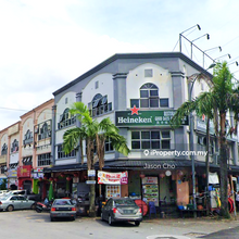 Exclusive 3 Storey Corner Shop at Seri Kembangan For Sale
