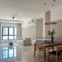 Luxury living, condo-Spacious, modern & 3 bedders