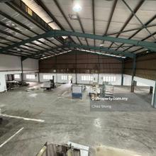 1.5-Storey Detached Factory for Sale with Rear High-Traffic Exposure