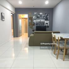 Superb Deal. Walk to KLCC, LRT. Many Units Available for Options!