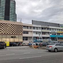 Ground floor to let,facing main road,high traffic,22x75,available soon