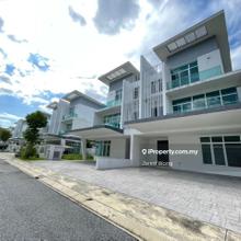 Semi-D house for Sale