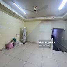 Facing Empty Land More Parking, Full Renovated Townhouse