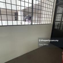 Below Market Value Greenlane Heights High Floor Corner Unit For Sales