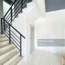 Lagoon Residences Kota Kemuning Townhouse Unit For Rent 