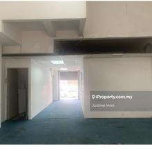 Ground floor shop 
