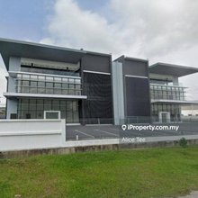 1.5 Storey Big Semi-D Factory For Sale