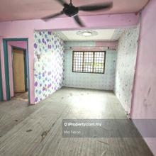 Low Floor Original Unfurnished 3room Walk Up Flat @ Sri Delima