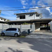 Jln Seladah in between Jln Kempas and Jln Song detached house.