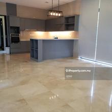 Corner unit huge land