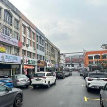 First floor frontage Renovated & furnished 