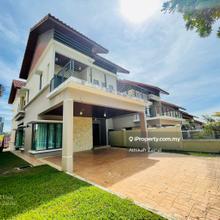 Actual Unit, Actual Price - Stunning semid with 5 plus 1 bedrooms