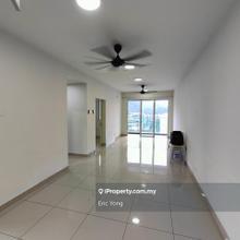 2 rooms, 2 bathrooms 1 parking, walking distance to MRT Station