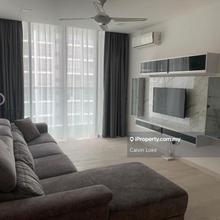 Lakefront Specialist with Many Units on Hand