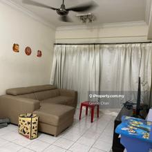 Fully furnished 3-room Near LRT for rent