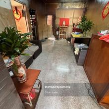 Suitable for buyers who want to renovate with their own design