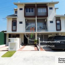 Freehold Townhouse Modern Design