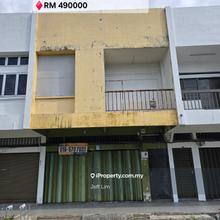 Taman Silibin Shop Lot With Birds Nest