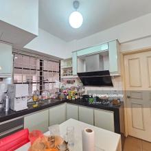 Gated Guarded Condo Near to Lrt USJ Good For Own Stay