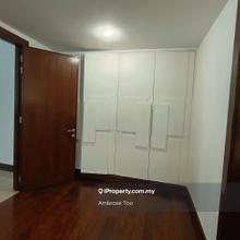This is 2700sqft 2 Plus 1 Bed room 2bath room
