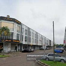 3 storey Corner lot shop with tenanted 