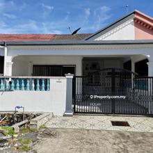 Facing Open Single Storey Terrace Bandar Tun Hussein Onn Cheras.