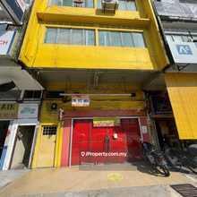 Facing Main Road Jalan Beserah 3 Story Shoplot