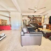 Corner House - Freehold, Walking Distance to SS 15 Shops
