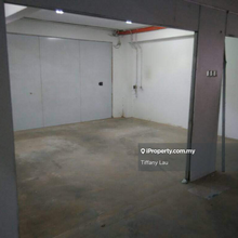 Corner link factory taman perindustrian bukit serdang rent balakong