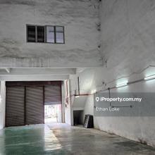 Freehold, 1.5 Storey Terrace