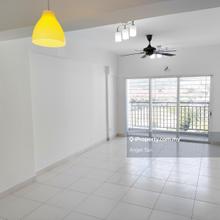 Spacious 1006sf Casa Tropika 3r2b Partially Furnished for Rent