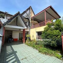 Freehold,Huge Porch, Great Community