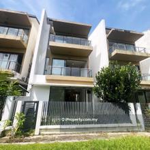 Brand New 3 storey Glenmarie Shah Alam house include lif for sale