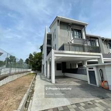 2 Storey Crescent Park Townhouse @ Bandar Puteri Bangi for Rent