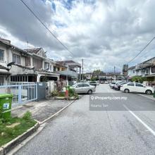 Freehold, Basic Condition House Near Medical Centre & Plaza Arkadia