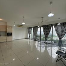 Westside One Well Kept With Large Living Area And Park View For Sale!!