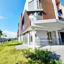 Taman Puchong Legenda  3 Storey Corner House 40x70 Good Location