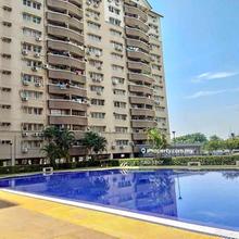 Under Bank Value! Renovated & Well Kept unit For Sales! Call me now!