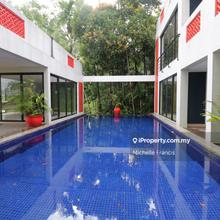 Tropical Oasis in Bukit Tunku