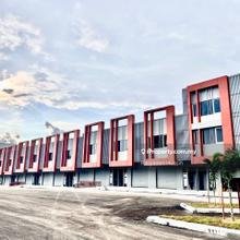 Mainroad shoplot uni square nilai 2 floors 