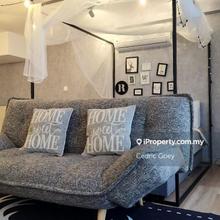Designer-furnished unit, fully equipped