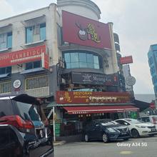 Bandar Puteri 1, Fully Renovated Intermediate Ground floor shop 