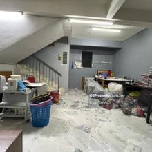 Terrace house for Sale
