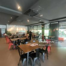 One Utama , Corner lot , Facing main road