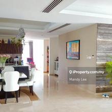 Spacious layout with private lift unit for Sale