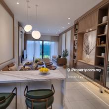 Freehold Residential Condo, Walk 35 Steps to MRT, Low Density