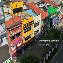 Endlot and close to parking and Sogo