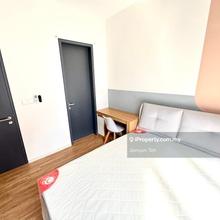 Fully Furnished Middle Room, 1st Sept Move In! Link to MRT, LRT & Mall