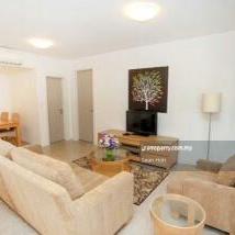 Good location short walk to Lot 10, Pavillion mall & MRT satation